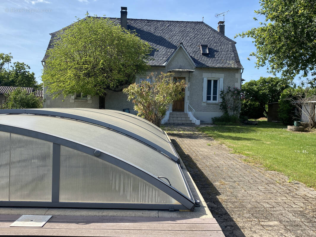 Maison à BIARS-SUR-CERE