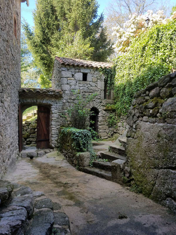 Maison à SAINT-ANDRE-DE-MAJENCOULES