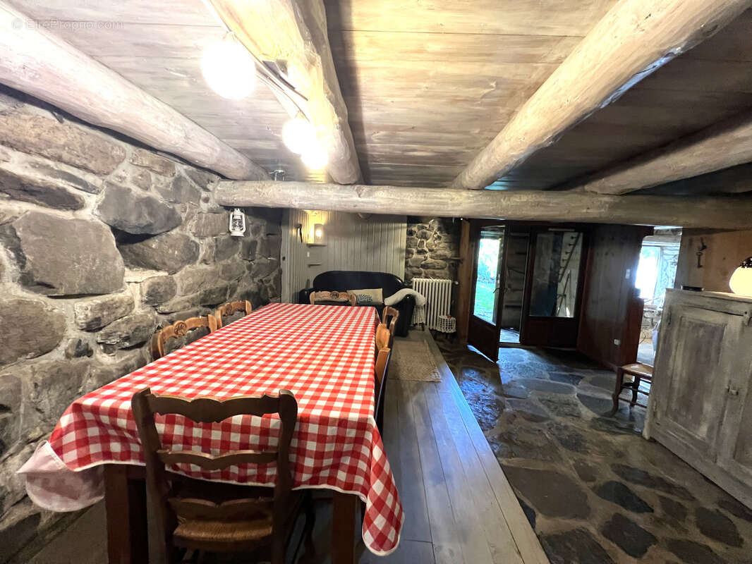 Maison à SAINT-FRONT