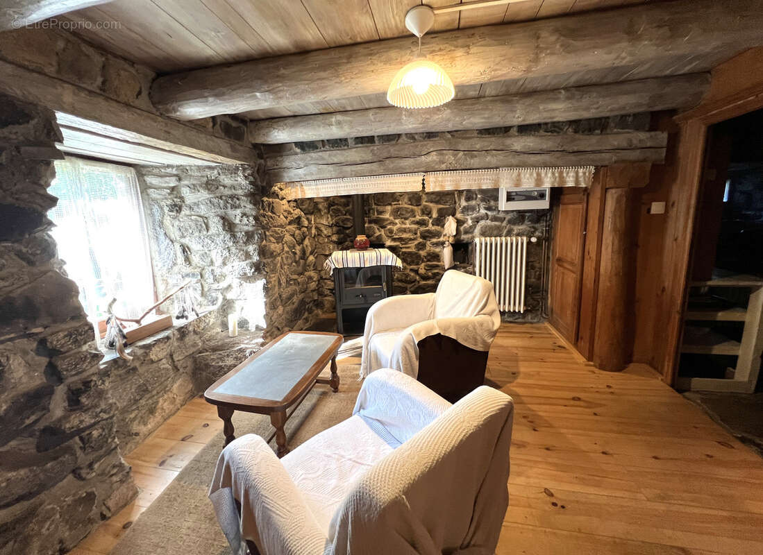 Maison à SAINT-FRONT