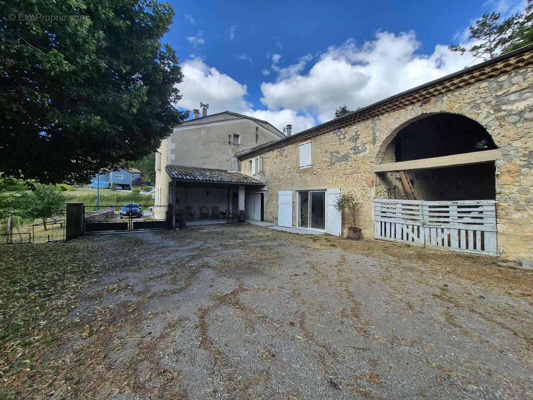 Maison à RECOUBEAU-JANSAC