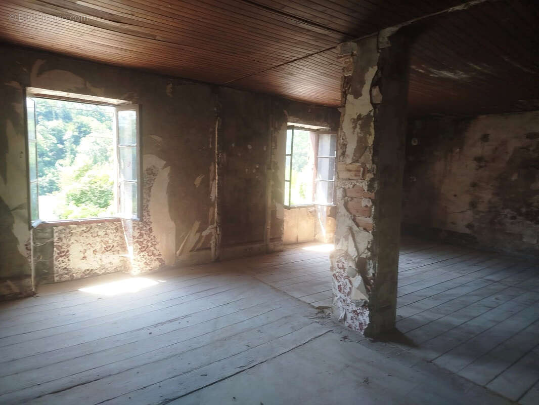 Maison à SAINT-LATTIER