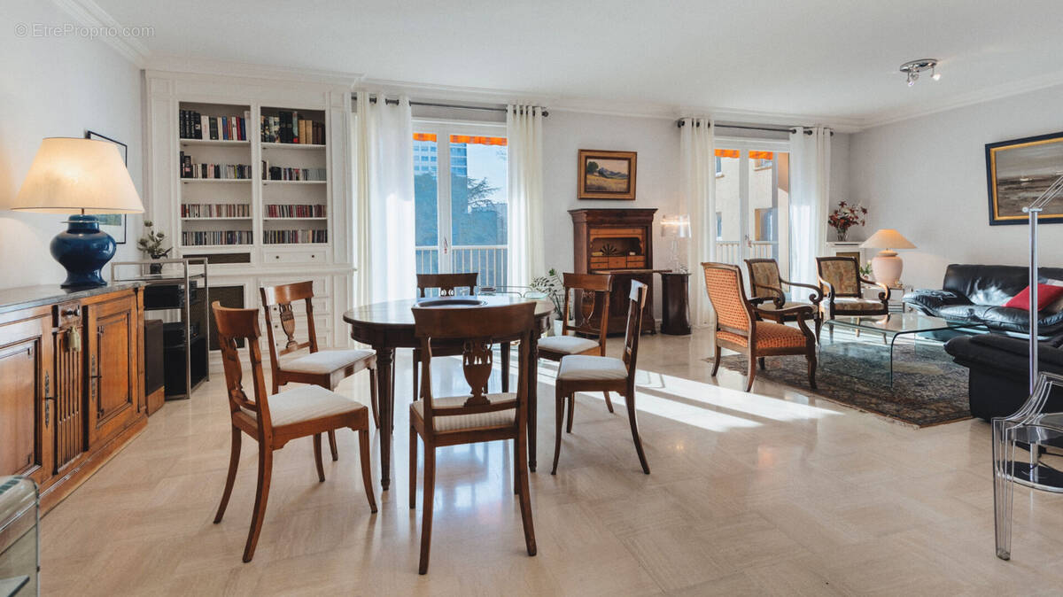 Appartement à SAINT-ETIENNE