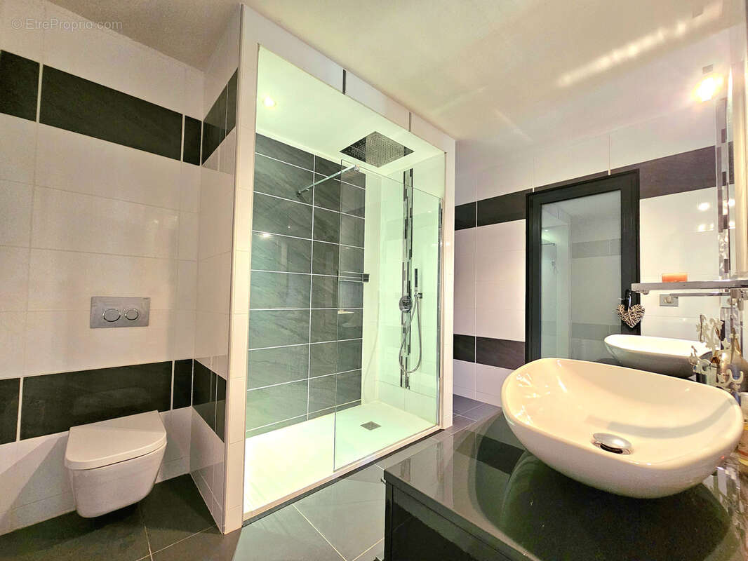 Maison à LA TOUR-DU-PIN