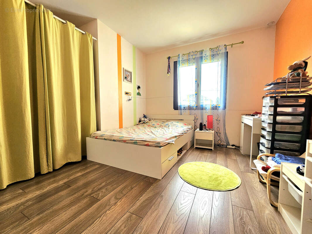 Maison à LA TOUR-DU-PIN