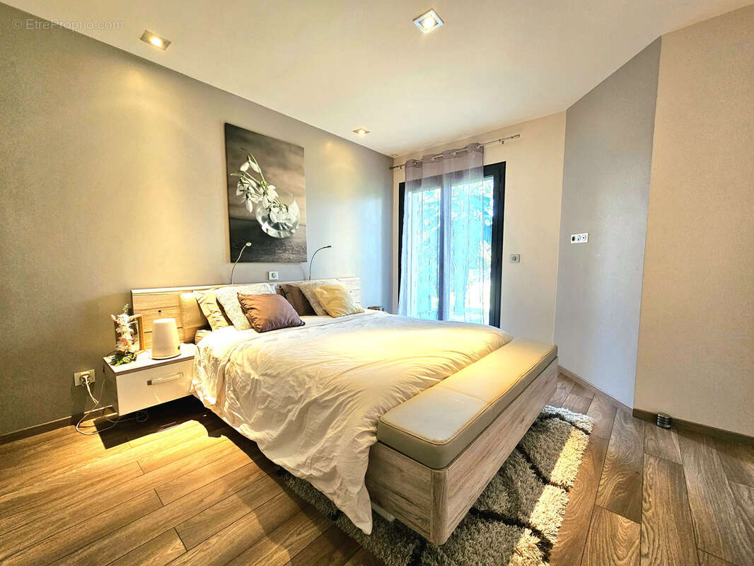 Maison à LA TOUR-DU-PIN