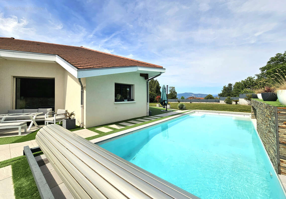 Maison à LA TOUR-DU-PIN