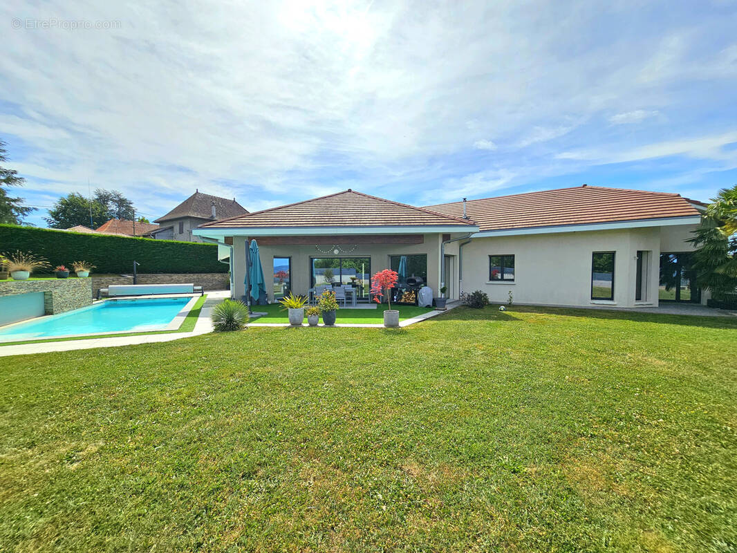 Maison à LA TOUR-DU-PIN