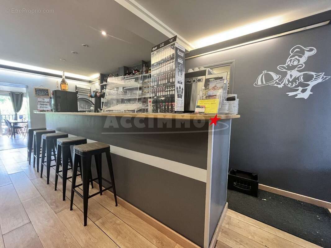 Commerce à SAINT-PAUL-CAP-DE-JOUX