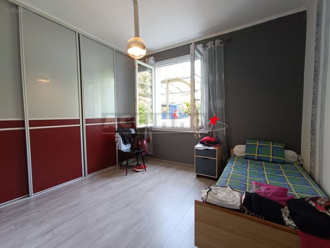 Maison à LABRUGUIERE