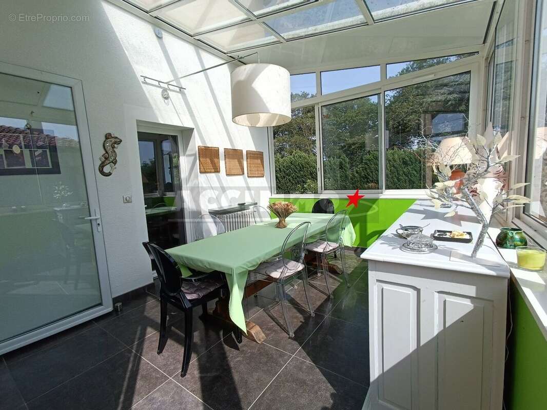 Maison à LABRUGUIERE