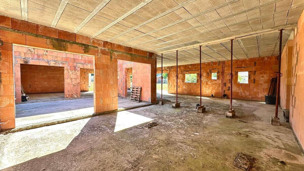 Maison à SALLES-CURAN