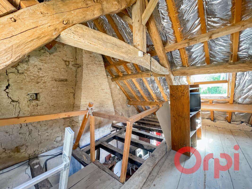 Maison à AUGY-SUR-AUBOIS