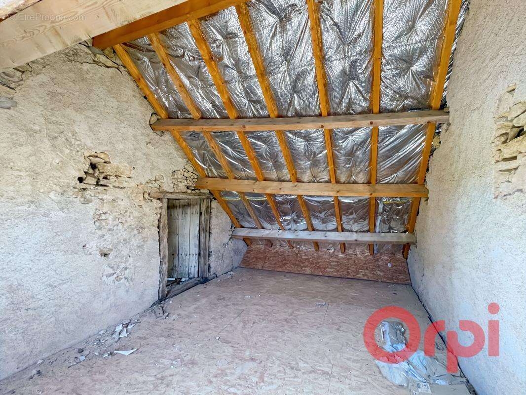 Maison à AUGY-SUR-AUBOIS