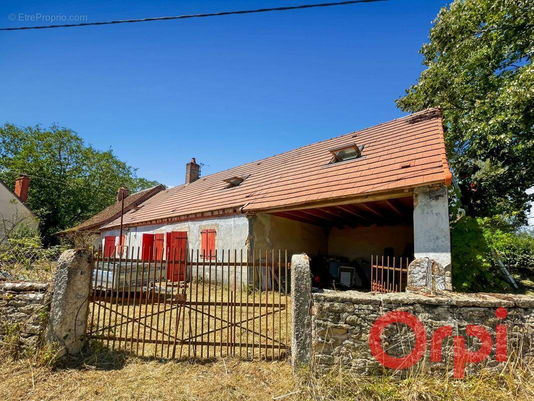 Maison à AUGY-SUR-AUBOIS