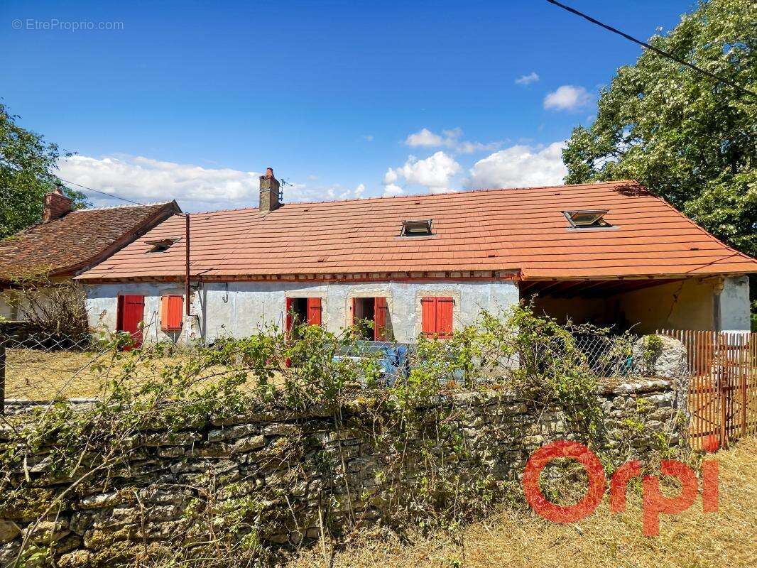 Maison à AUGY-SUR-AUBOIS