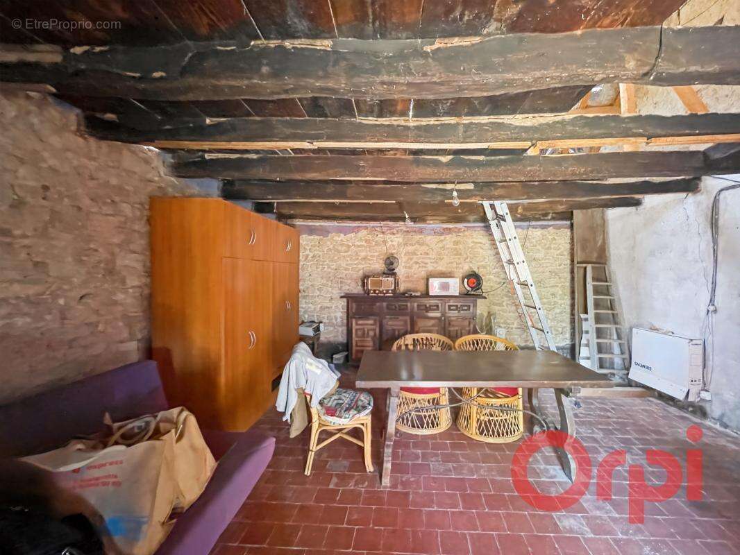 Maison à AUGY-SUR-AUBOIS