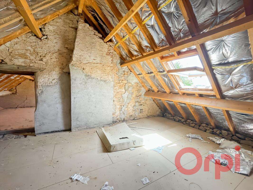 Maison à AUGY-SUR-AUBOIS