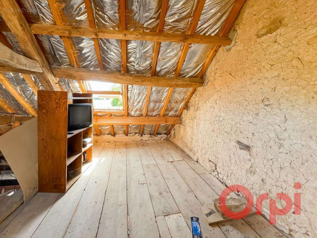 Maison à AUGY-SUR-AUBOIS