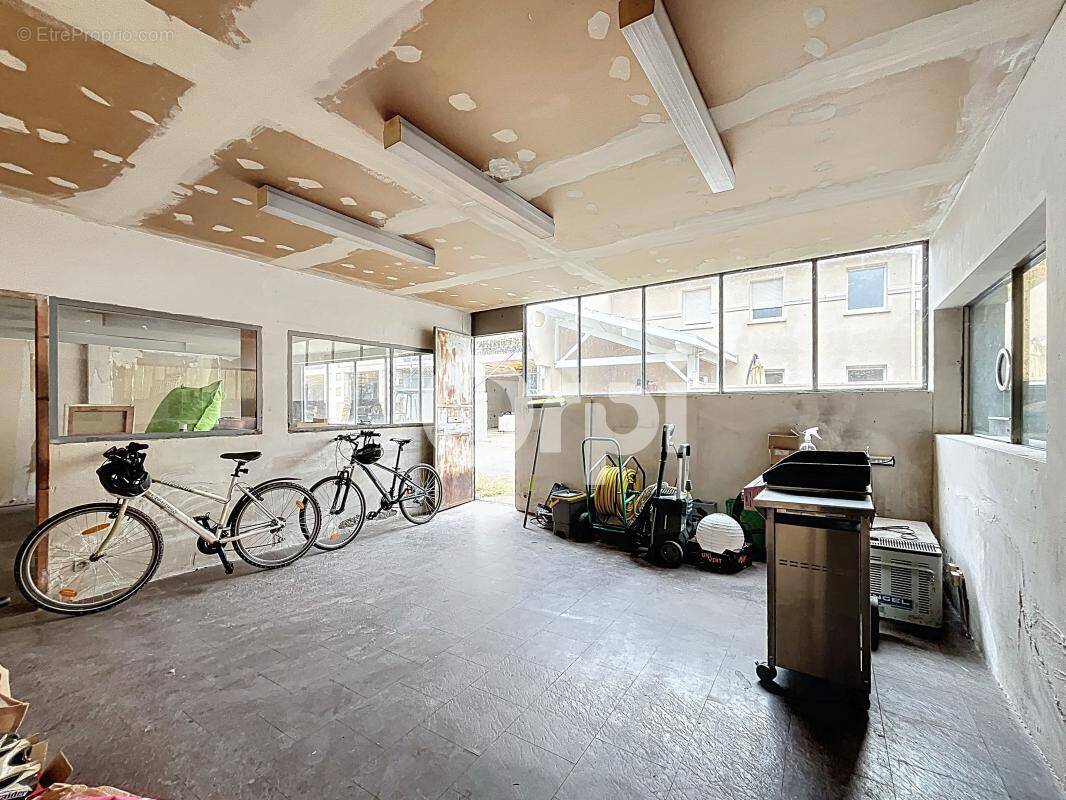 Commerce à PERIGUEUX