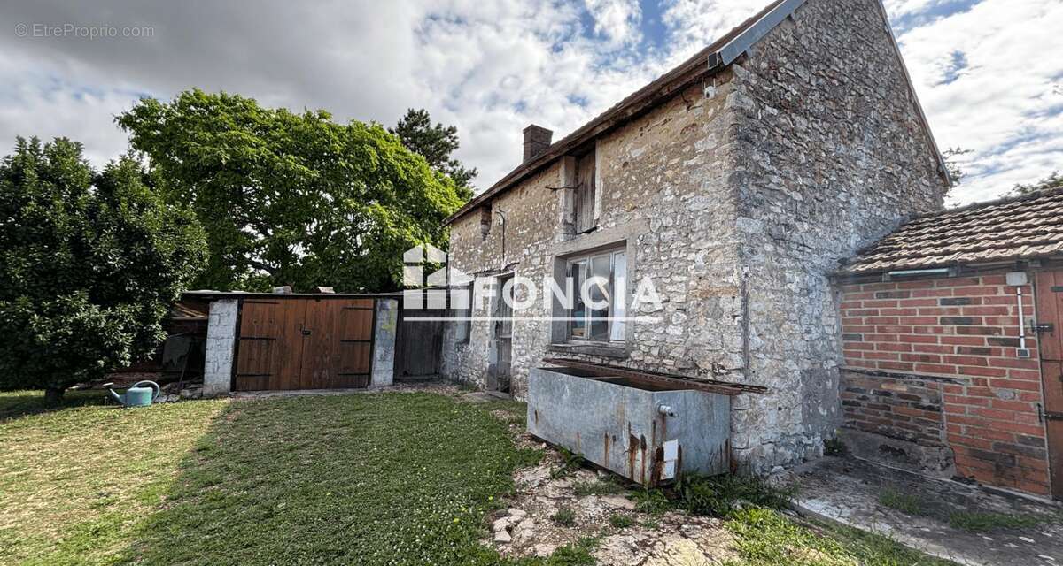 Maison à SAINT-ETIENNE-SOUS-BAILLEUL