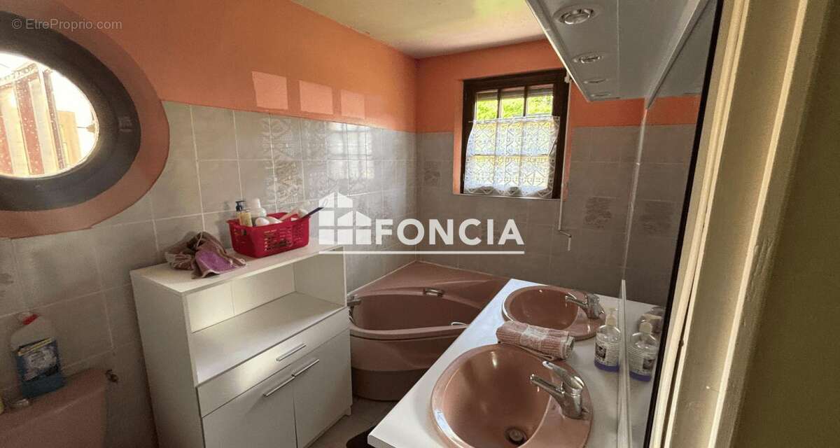 Maison à SAINT-ETIENNE-SOUS-BAILLEUL