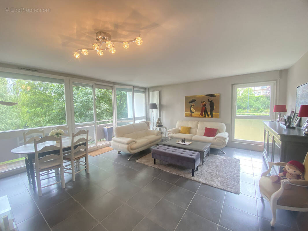 Appartement à SAINT-ETIENNE