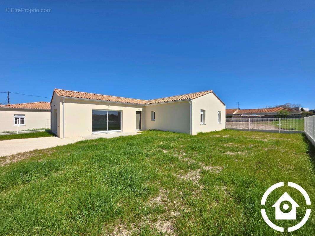 Maison à CHATEAUBERNARD