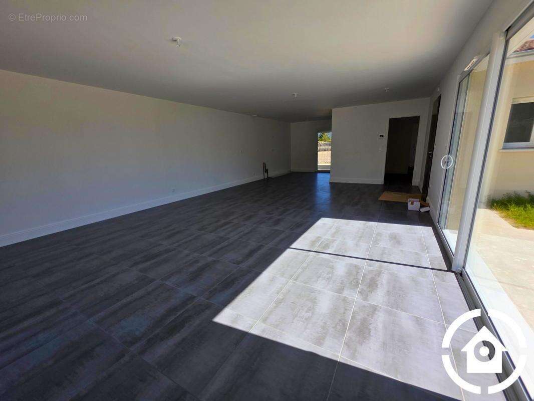 Maison à CHATEAUBERNARD