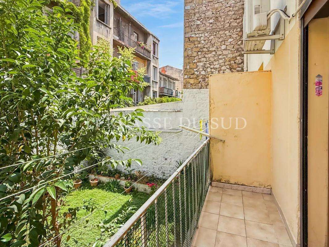 Appartement à MARSEILLE-5E