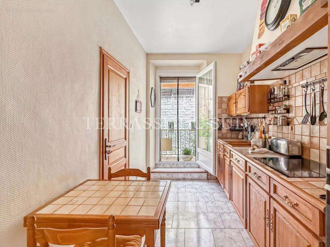 Appartement à MARSEILLE-5E