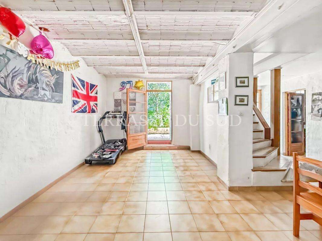 Appartement à MARSEILLE-5E