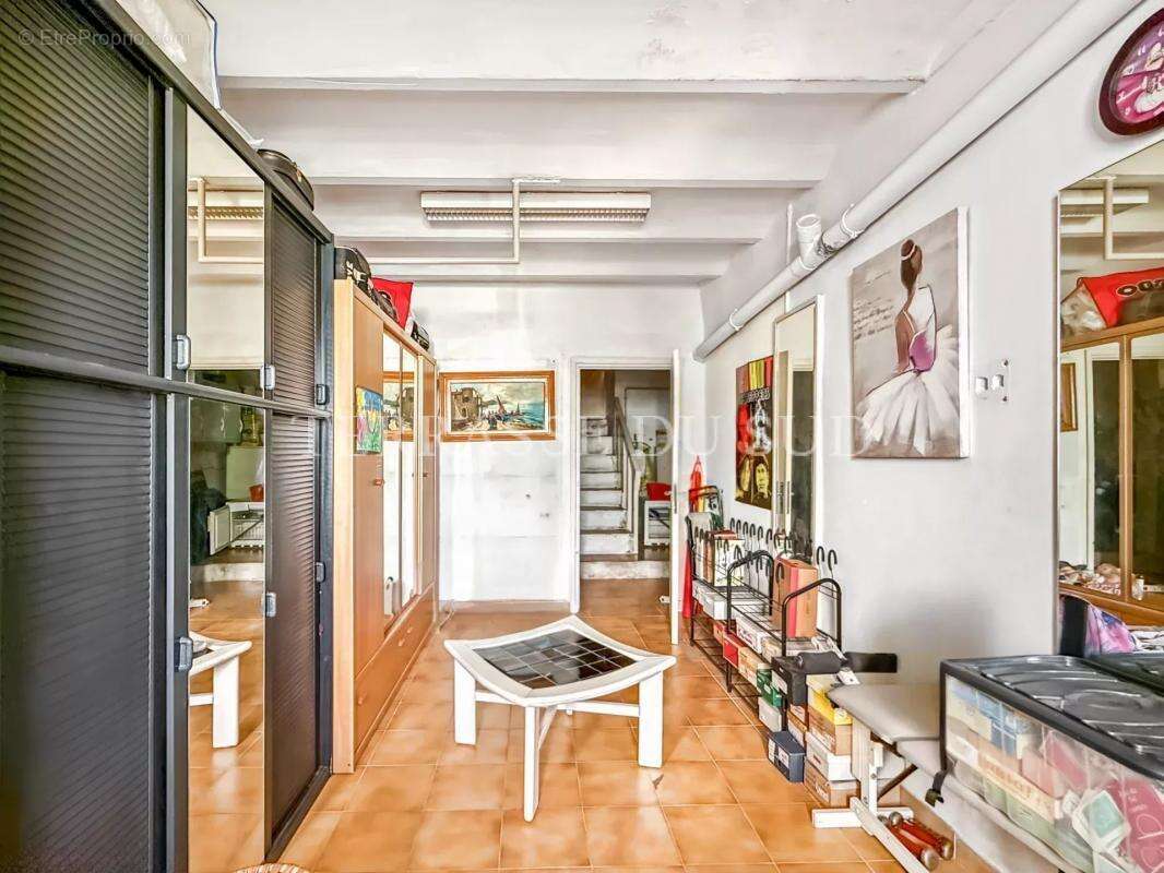 Appartement à MARSEILLE-5E