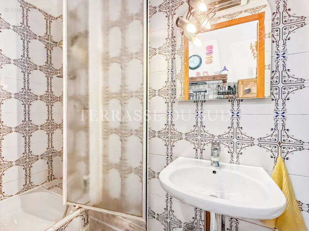 Appartement à MARSEILLE-5E