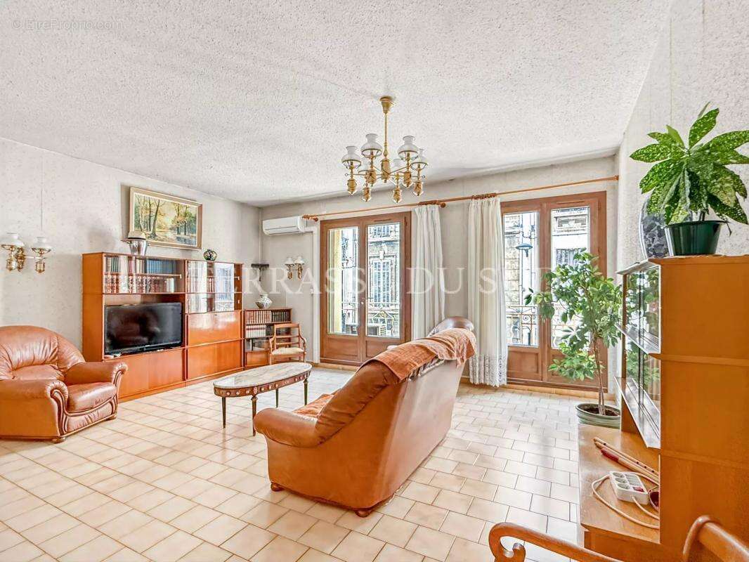 Appartement à MARSEILLE-5E