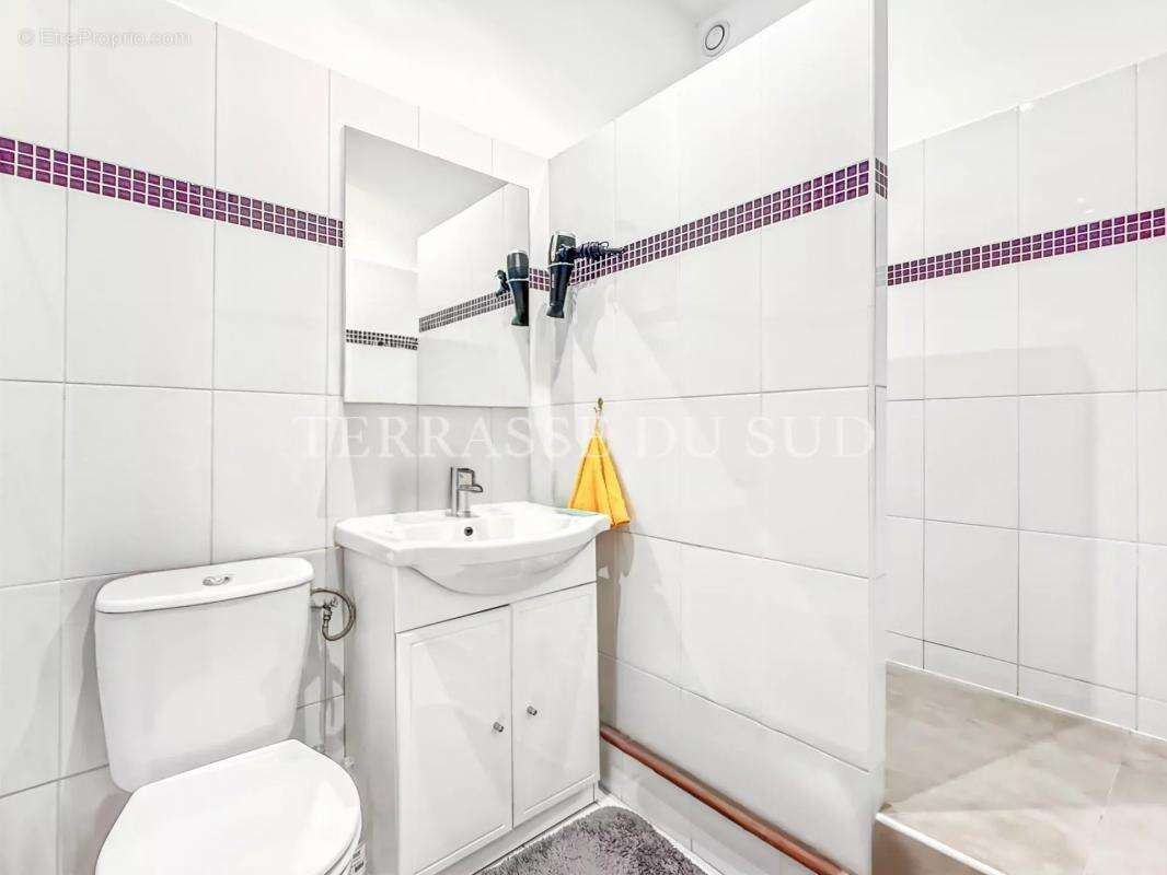 Appartement à MARSEILLE-5E