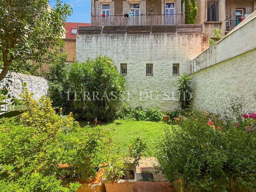 Appartement à MARSEILLE-5E