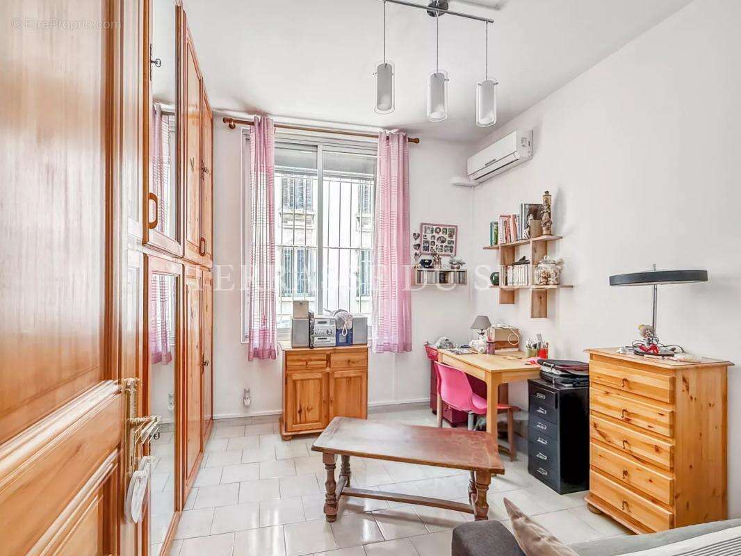 Appartement à MARSEILLE-5E