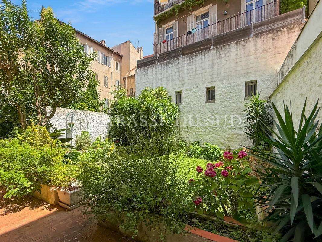 Appartement à MARSEILLE-5E