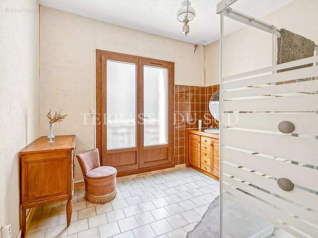 Appartement à MARSEILLE-5E