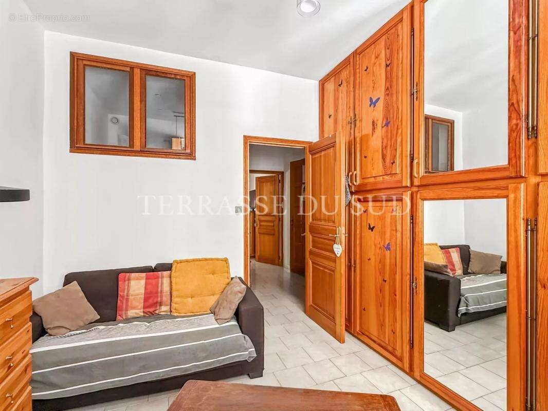 Appartement à MARSEILLE-5E