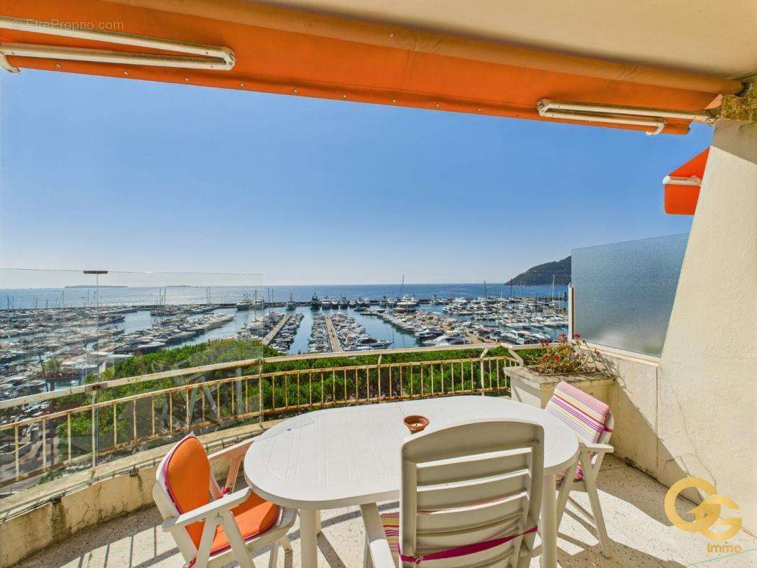 Appartement à MANDELIEU-LA-NAPOULE