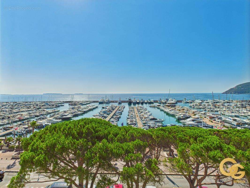 Appartement à MANDELIEU-LA-NAPOULE