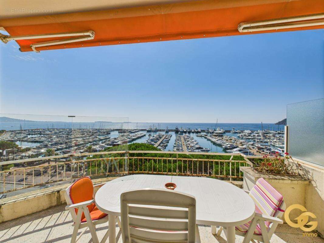 Appartement à MANDELIEU-LA-NAPOULE