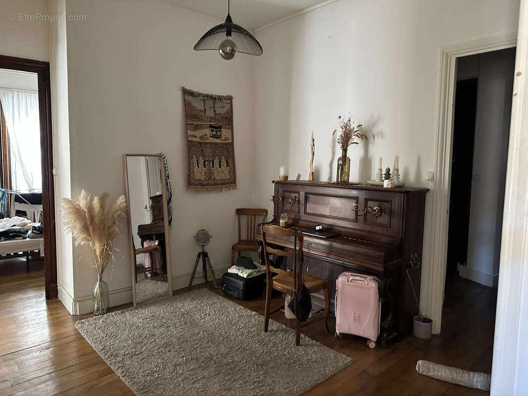 Appartement à SAINT-ETIENNE