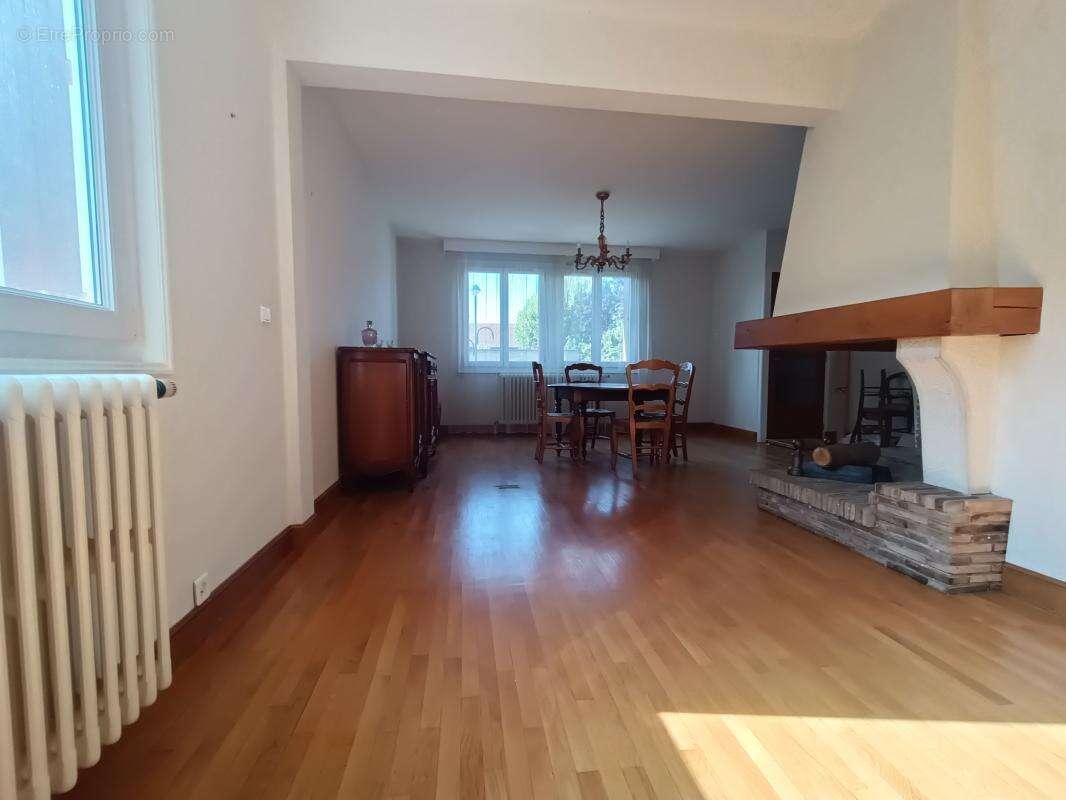 Maison à MAINVILLIERS