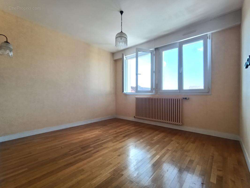 Maison à MAINVILLIERS