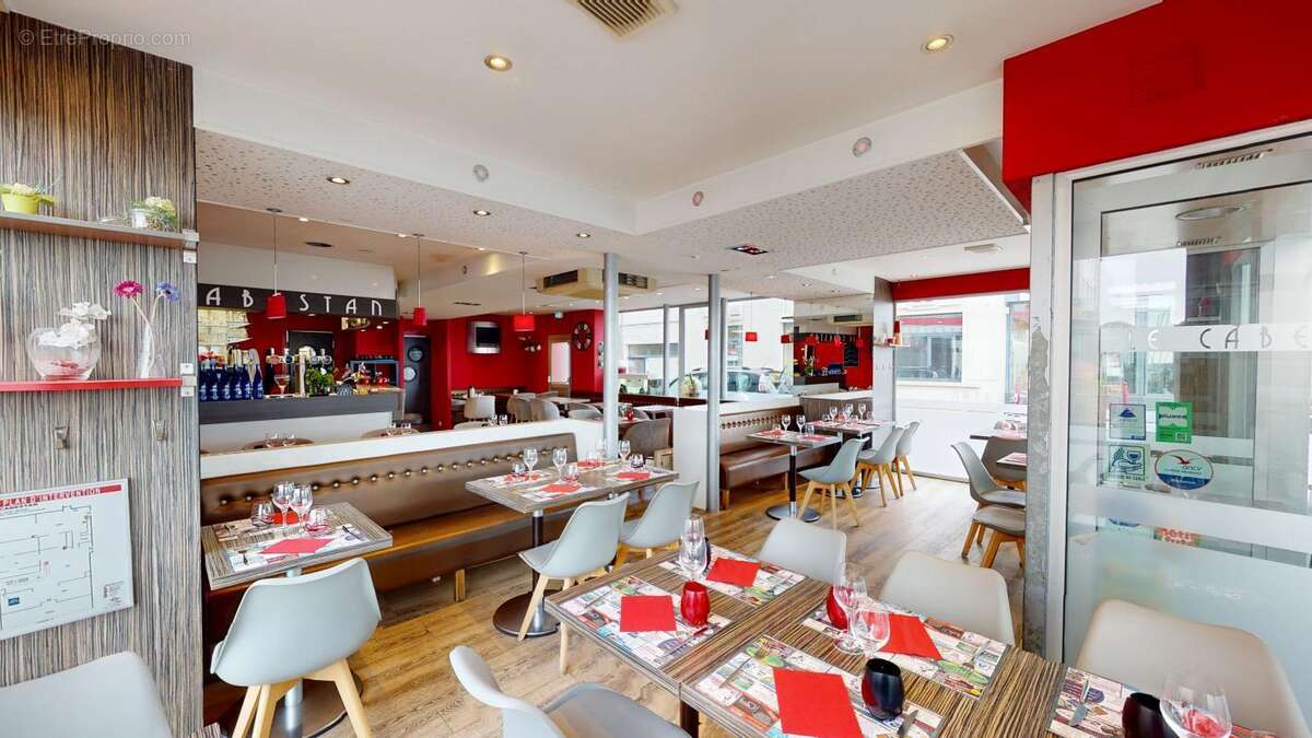 Commerce à SAINT-VAAST-LA-HOUGUE