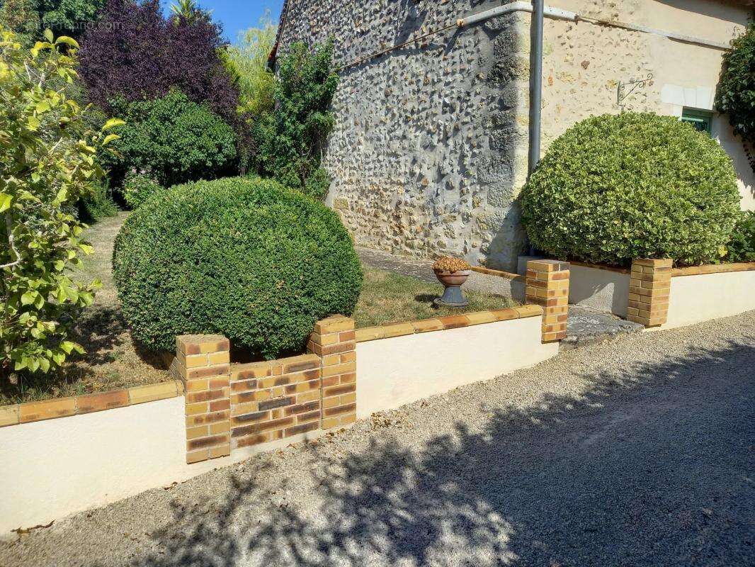 Maison à ROUZIERS-DE-TOURAINE