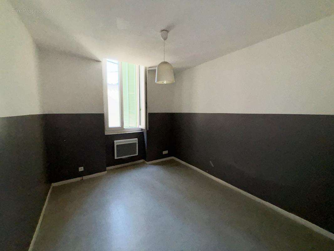 Appartement à ROQUEVAIRE